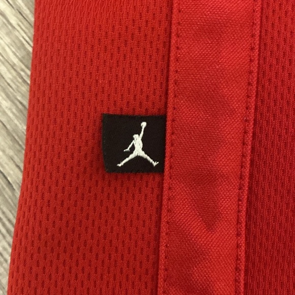 Air Jordan jersey cut top.  Size 12-13 years authentic in great condition - Picture 5 of 5